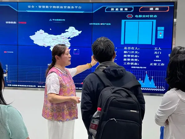 窦伯英董事长亲自担当“科技向导”